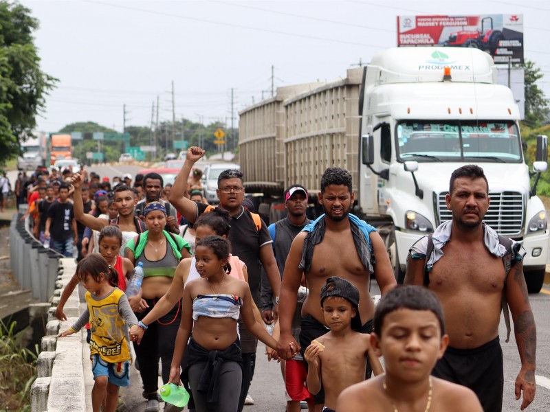 Cada 24 horas salen caravanas de migrantes desde Chiapas