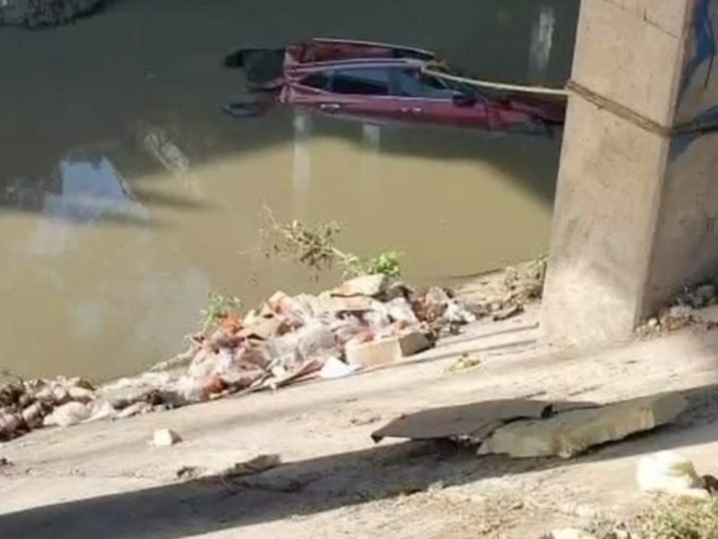 Cae a canal y pierde la vida