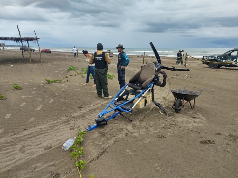 Cae avión ultra ligero en playas de Chachalacas