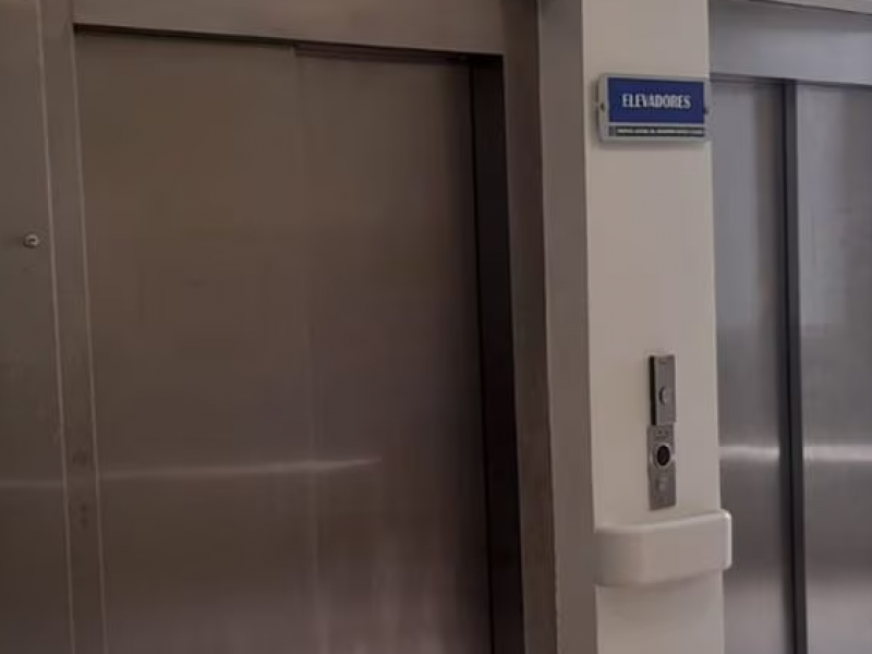 Cae elevador en clínica particular de Los Mochis