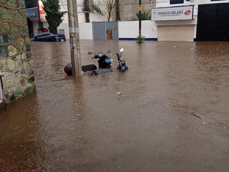 Cae fuerte lluvia en capital del Estado y sus alrededores