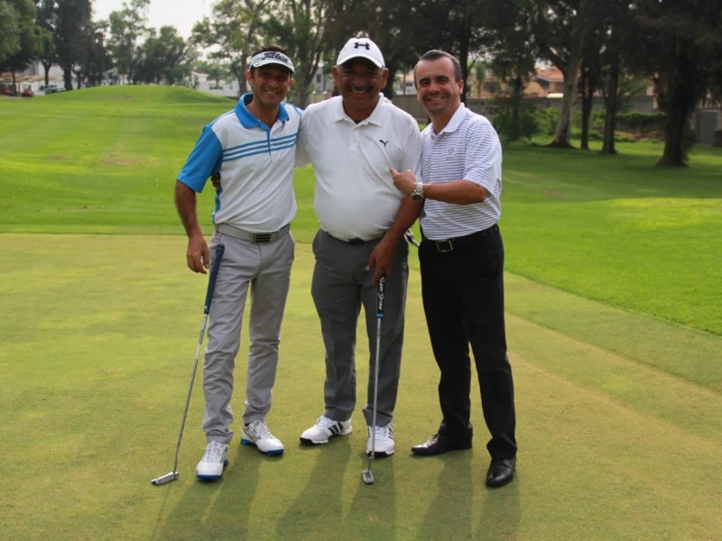 Cae hoyo en uno en Atlas Anual Golf