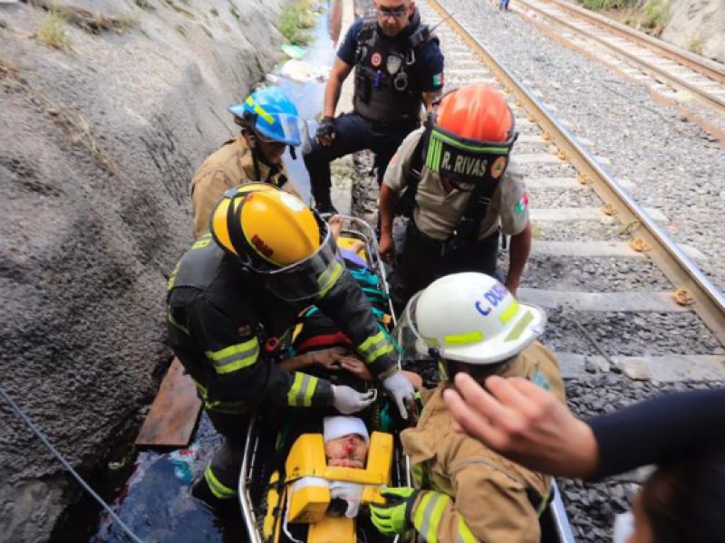 Cae mujer a las vías del tren en Tlaquepaque