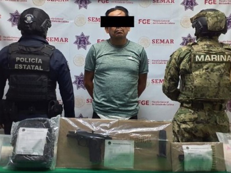 Cae sujeto con arma y droga en Manzanillo