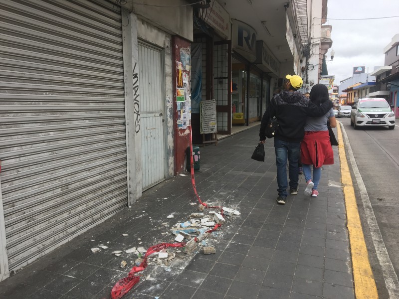 Cae techo de Galerías Xalapa