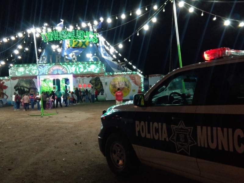 Caen gradas de circo, hay tres lesionados | MEGANOTICIAS Caen gradas de circo, hay tres lesionados | MEGANOTICIAS