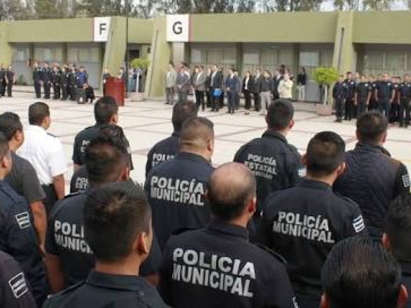 Caen ocho policías por extorsión y robo