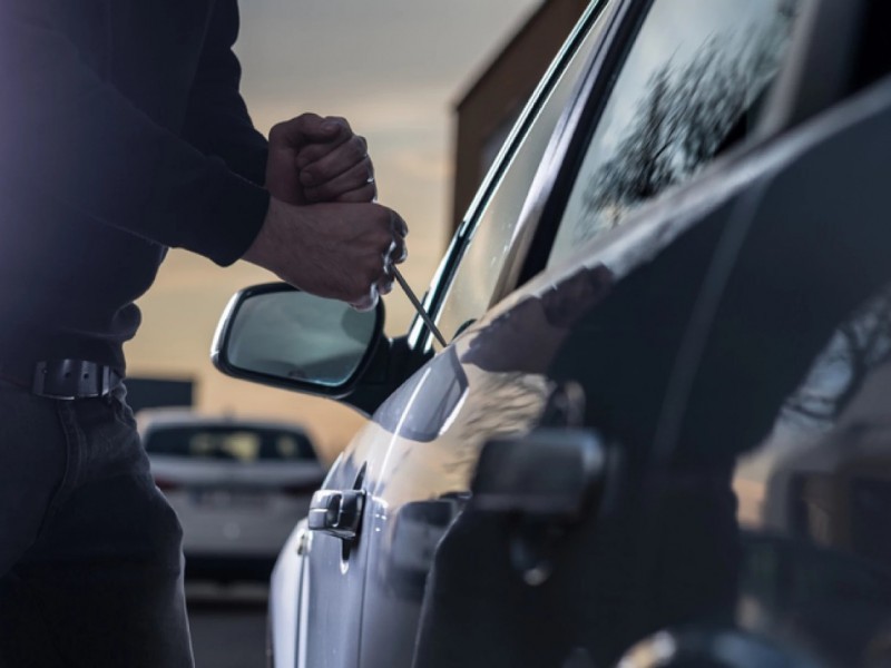 Caen tres por robo de auto en Tecámac