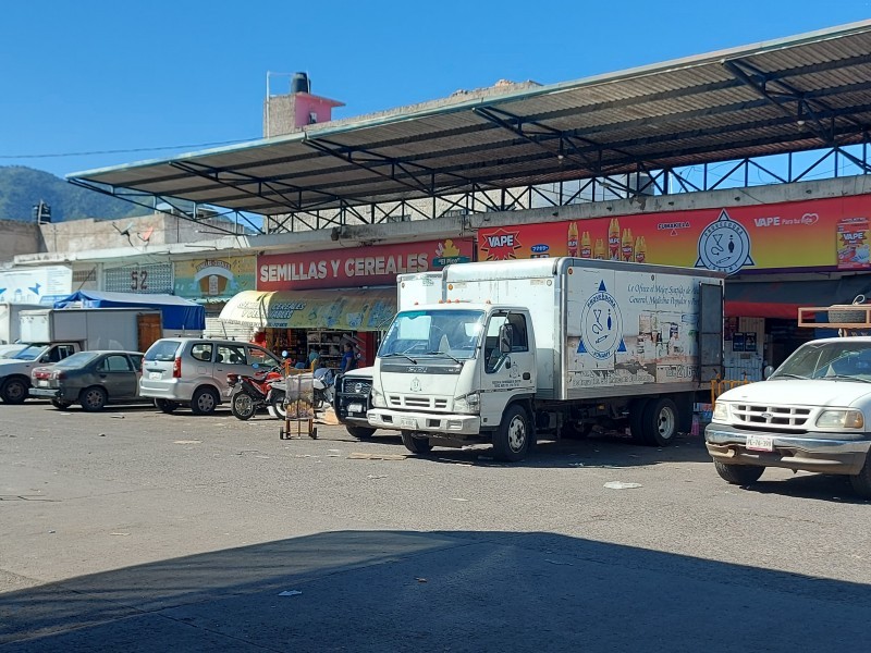 Caen ventas en la central de abastos Tepic por intensificación de lluvias