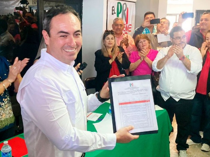 Cajeme: Armando Alcalá presenta su registro como pre-candidato a alcaldía