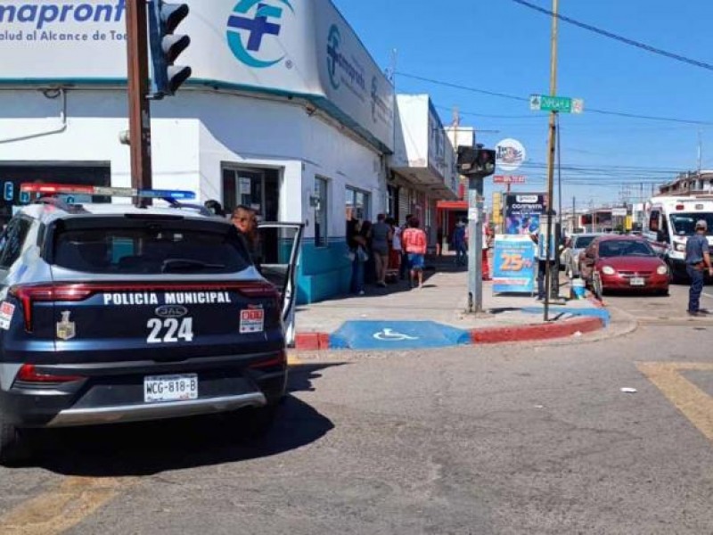 Posibles infartos dejan sin vida 2 hombres en la calle