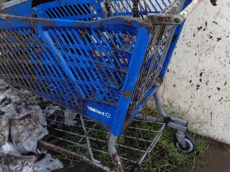 Cajeme: Hasta carritos de supermercado tapan bomba de paso a desnivel