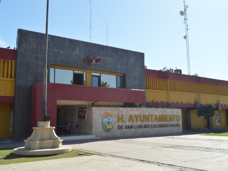 Califican sanluisinos gobierno municipal