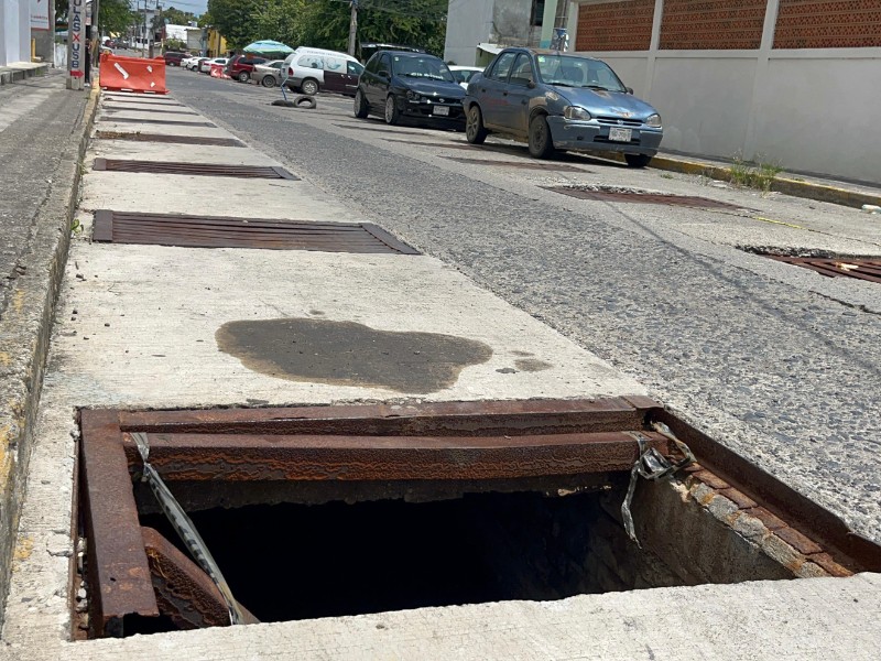 Calle 15 de Julio cerrada, sin avances en reparación
