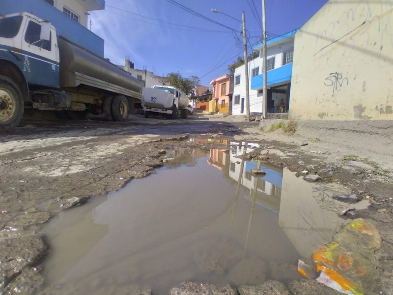 Calle Bajada de Acayapán intransitable, pese a reparaciones de vecinos