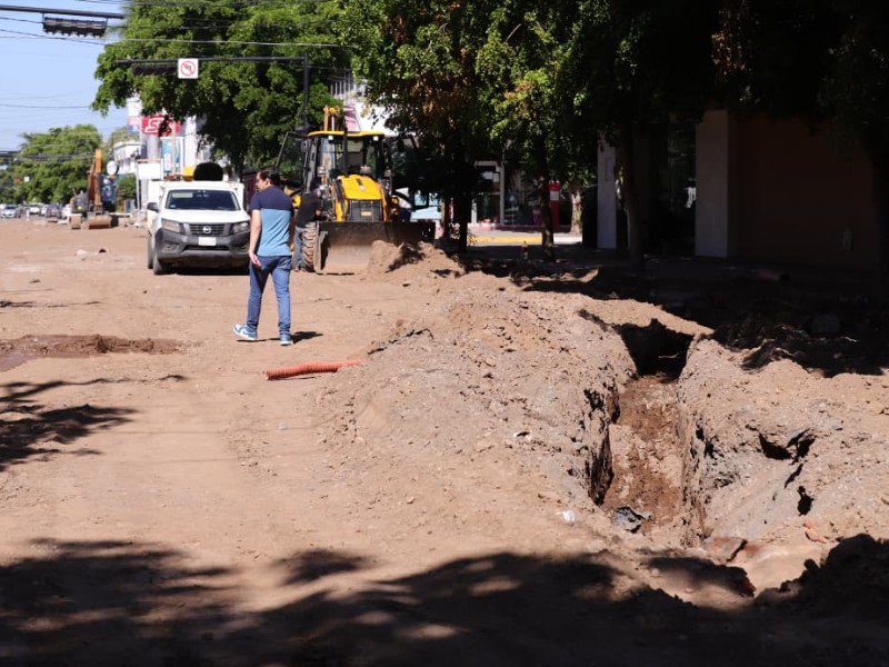 Calle Cuauhtémoc, enfrenta severos contratiempos por 