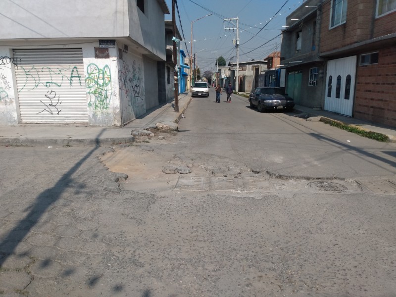 Calle en pésimas condiciones en San Miguel Totocuitlapilco | MEGANOTICIAS