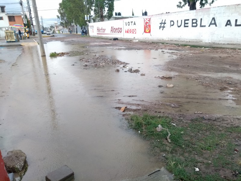 Calle sin pavimentar en la colonia Vicente Guerrero
