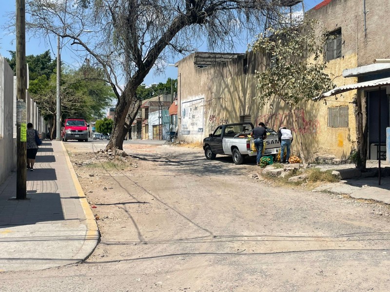 Calle sin pavimentar ocasiona conflicto con los vecinos