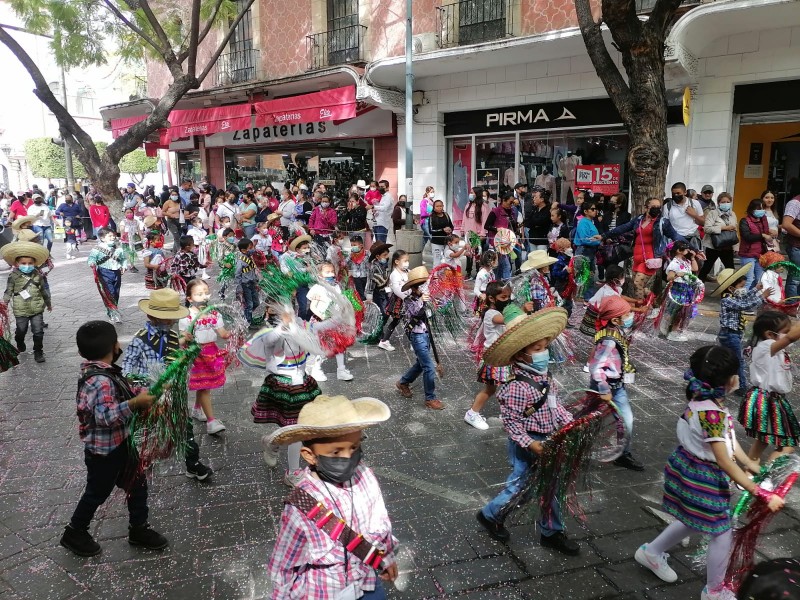 Calles cerrarán una hora antes, mañana, por desfile de 