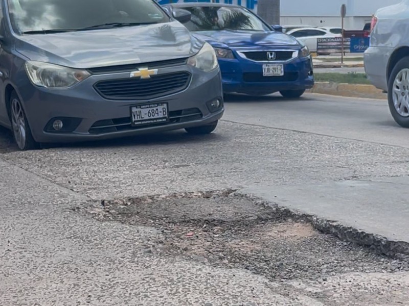 Calles de Los Mochis, una trampa vial llena de baches; acusan ciudadanos