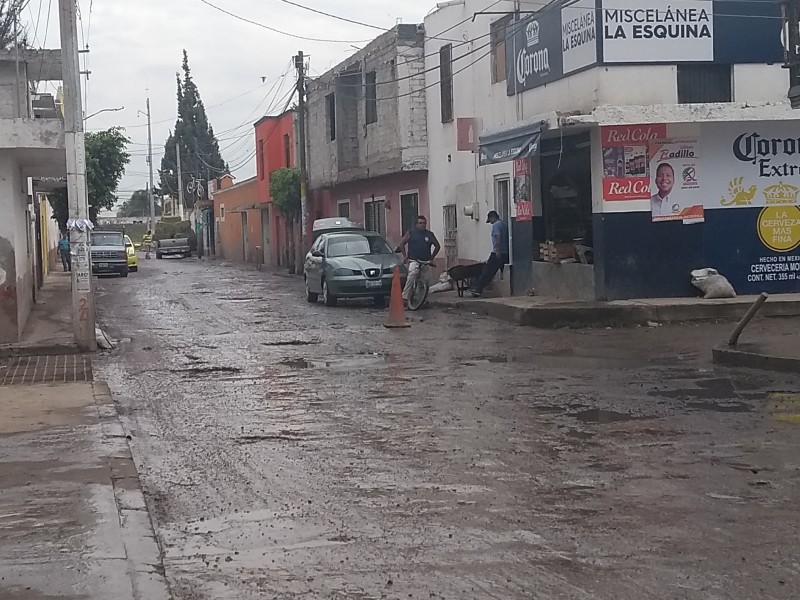 Calles de Santa María Magdalena llenas de baches