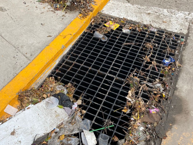 Calles sufren daños por fuertes lluvias