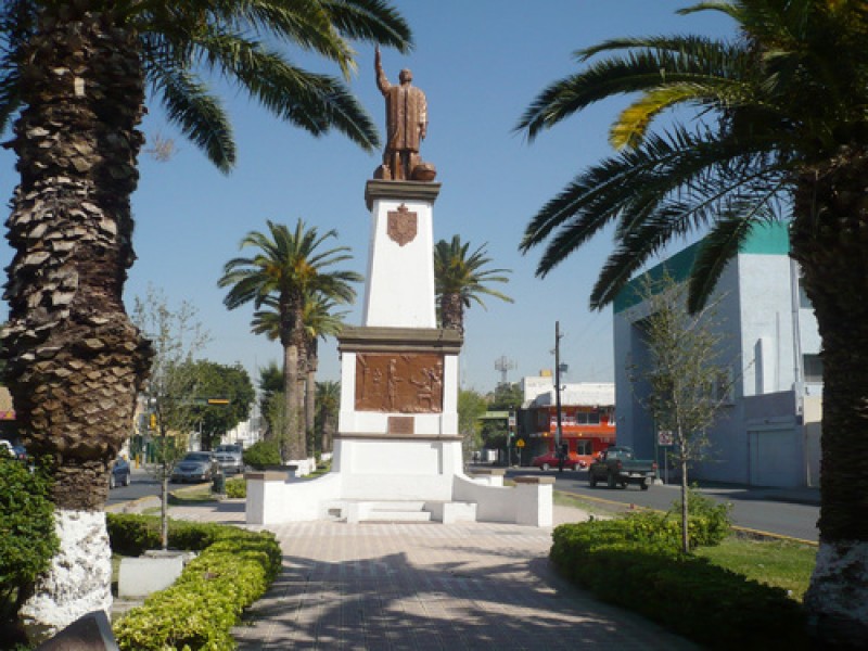 Calzada Colón: albergue de importantes monumentos.