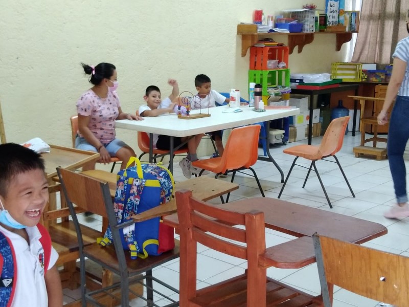 CAM llama a padres de discapacitados a priorizar educación