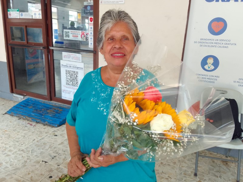 ¿Cambiarías la fecha del Día de las Madres a domingo?