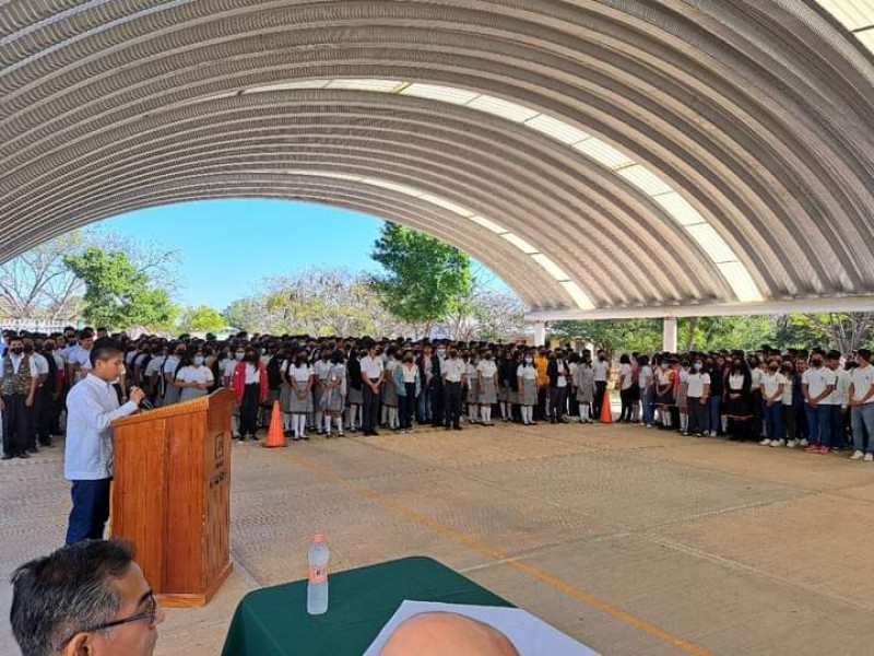 Cambios en el CECyTE Tehuantepec buscan preservar prestigio académico