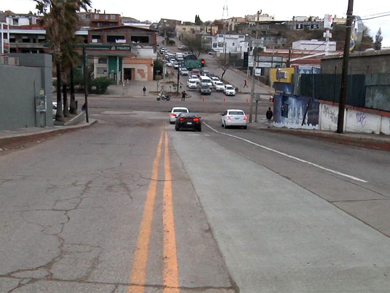 Camellón es removido para dar mayor agilidad vial