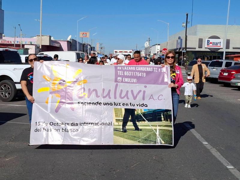 Caminan para promover la inclusión de personas con discapacidad visual