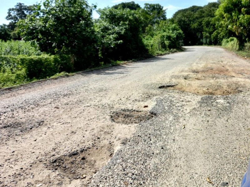 Caminos de Costa Grande en mal estado