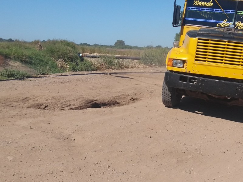 Caminos rurales intransitables en el Mayo