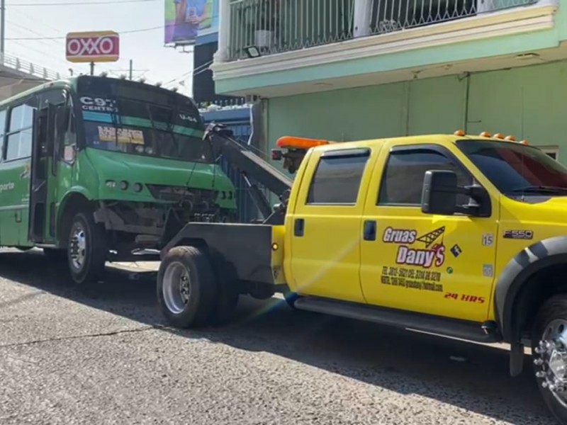 Camión termina con vida de mujer en Tlaquepaque