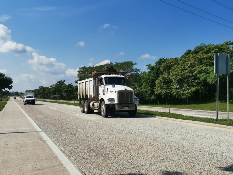 Camioneros toman medidas de seguridad para evitar asaltos