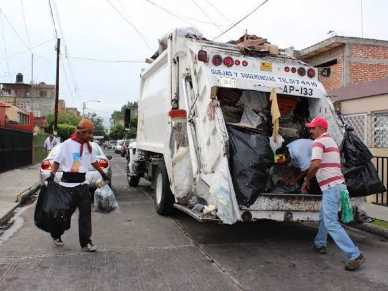 Camiones descompuestos retrasan recolección de basura en Zamora