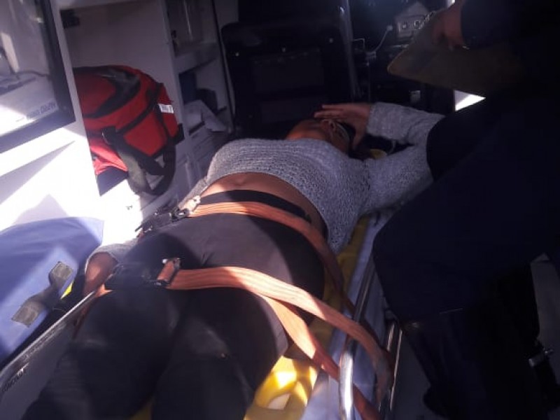 Camioneta atropella a mujer en Amozoc