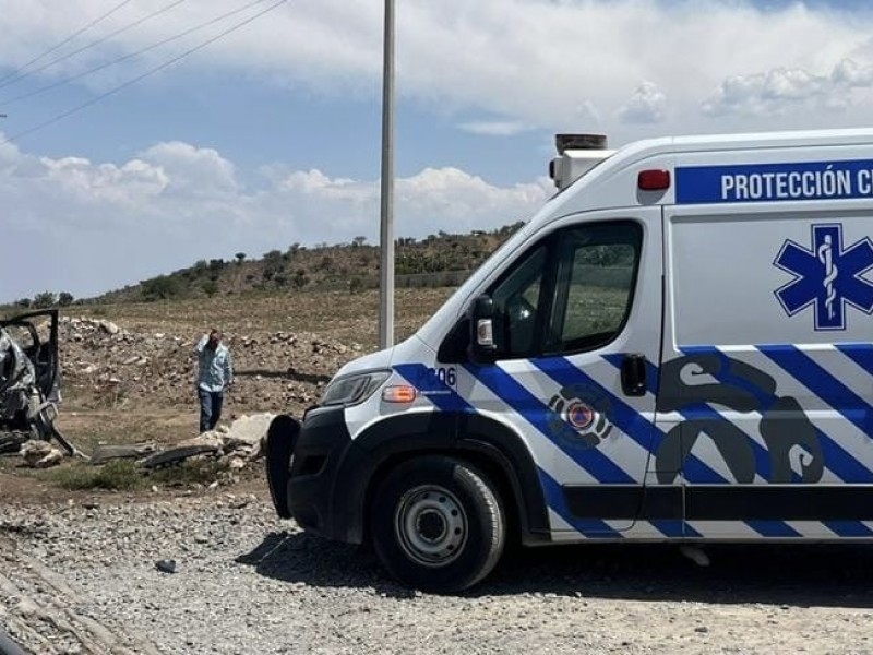 Camioneta le quiso ganar al tren sin éxito