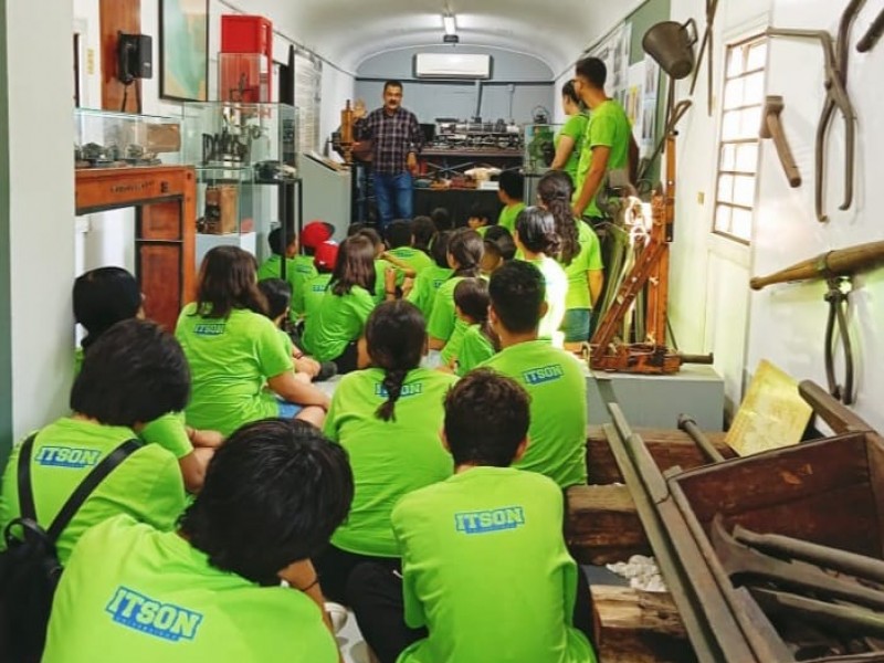 Campamento de Verano ITSON comprenden visitas guiadas en Museo Ferrocarrilero