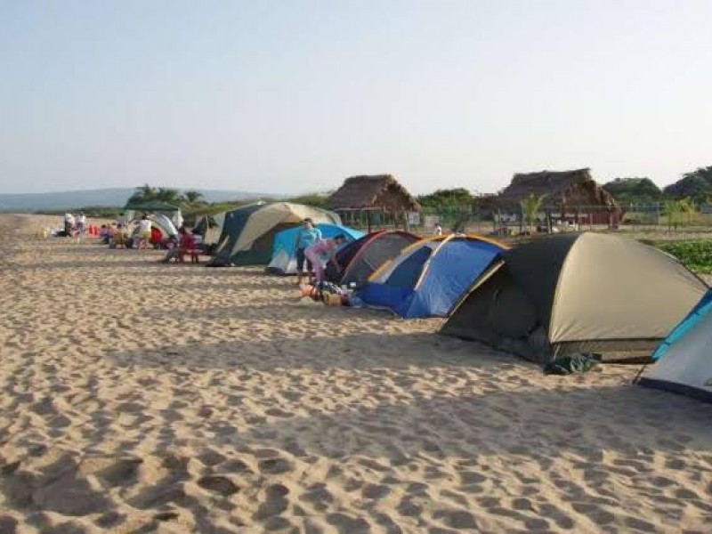 Campamento tortuguero combate el tráfico de huevos