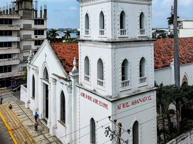 Campanas repican en Catedral Tuxpan por elección de nuevo Papa