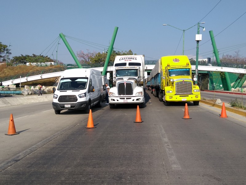 Campesinos bloquean carreteras en Chiapas