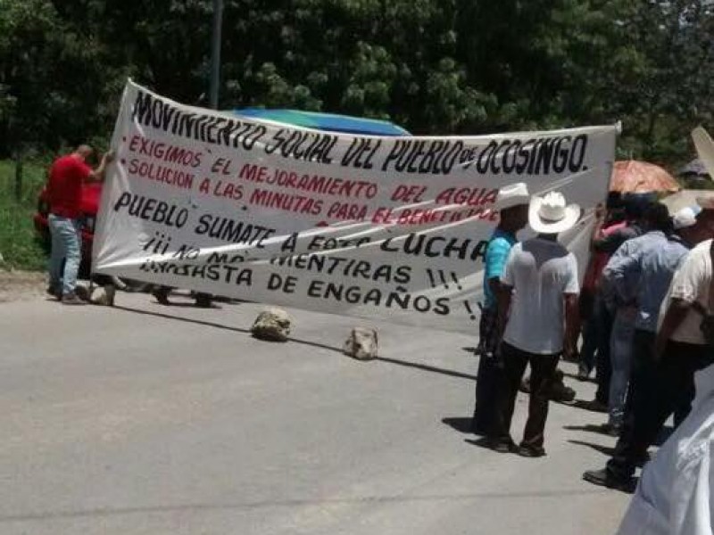 Campesinos bloquean carreteras en Chiapas
