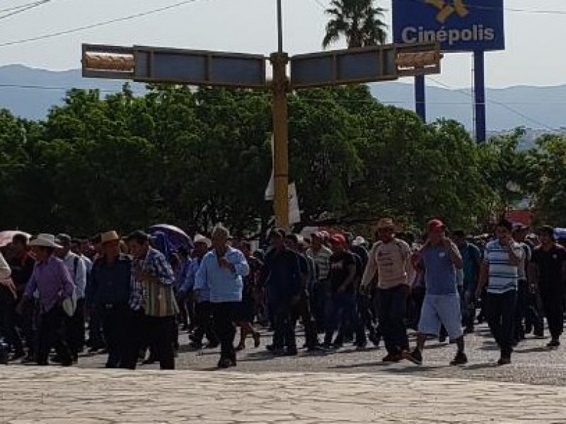 Campesinos exigen Copladem a alcalde de Ixtapa