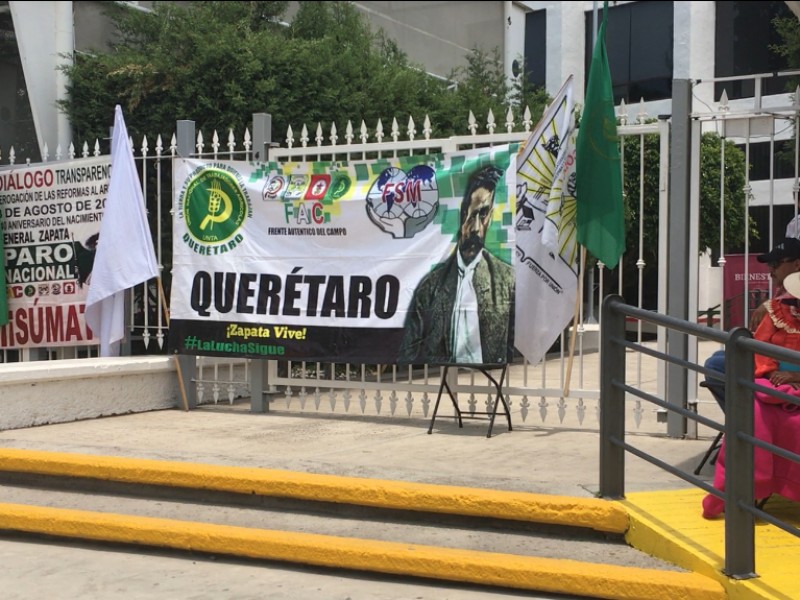 Campesinos toman instalaciones de la Secretaría del Bienestar