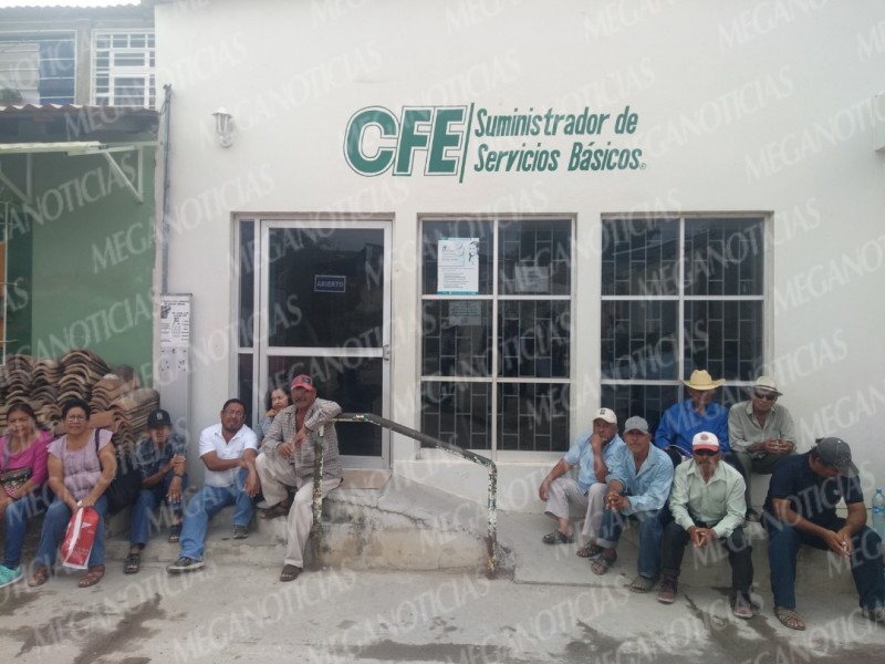Campesinos toman oficinas de CFE en Tehuantepec