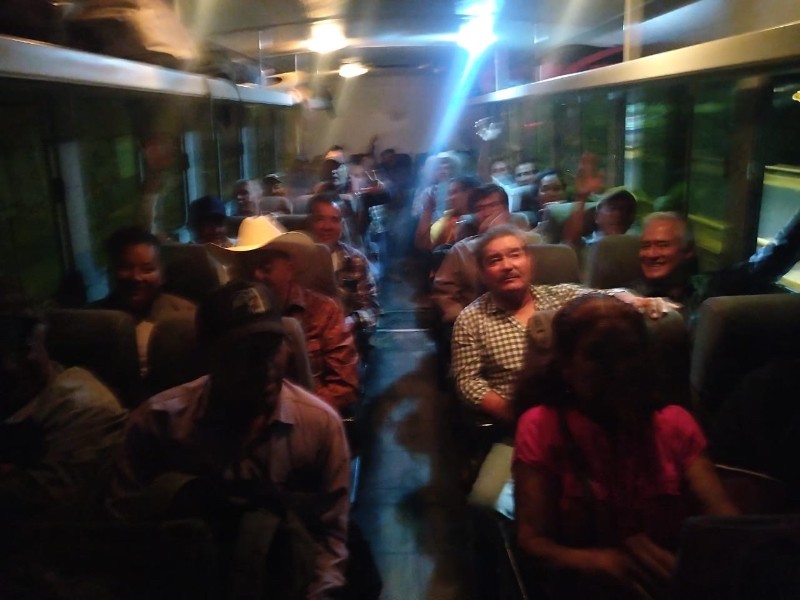 Campesinos zacatecanos viajan a CDMX para exigir apoyos al campo
