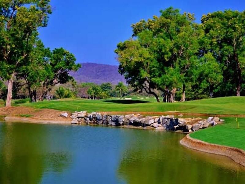 Decretan parque nacional campo de golf de Salinas Pliego<br>El área del campo de golf de Tangolunda en Huatulco, Oaxaca